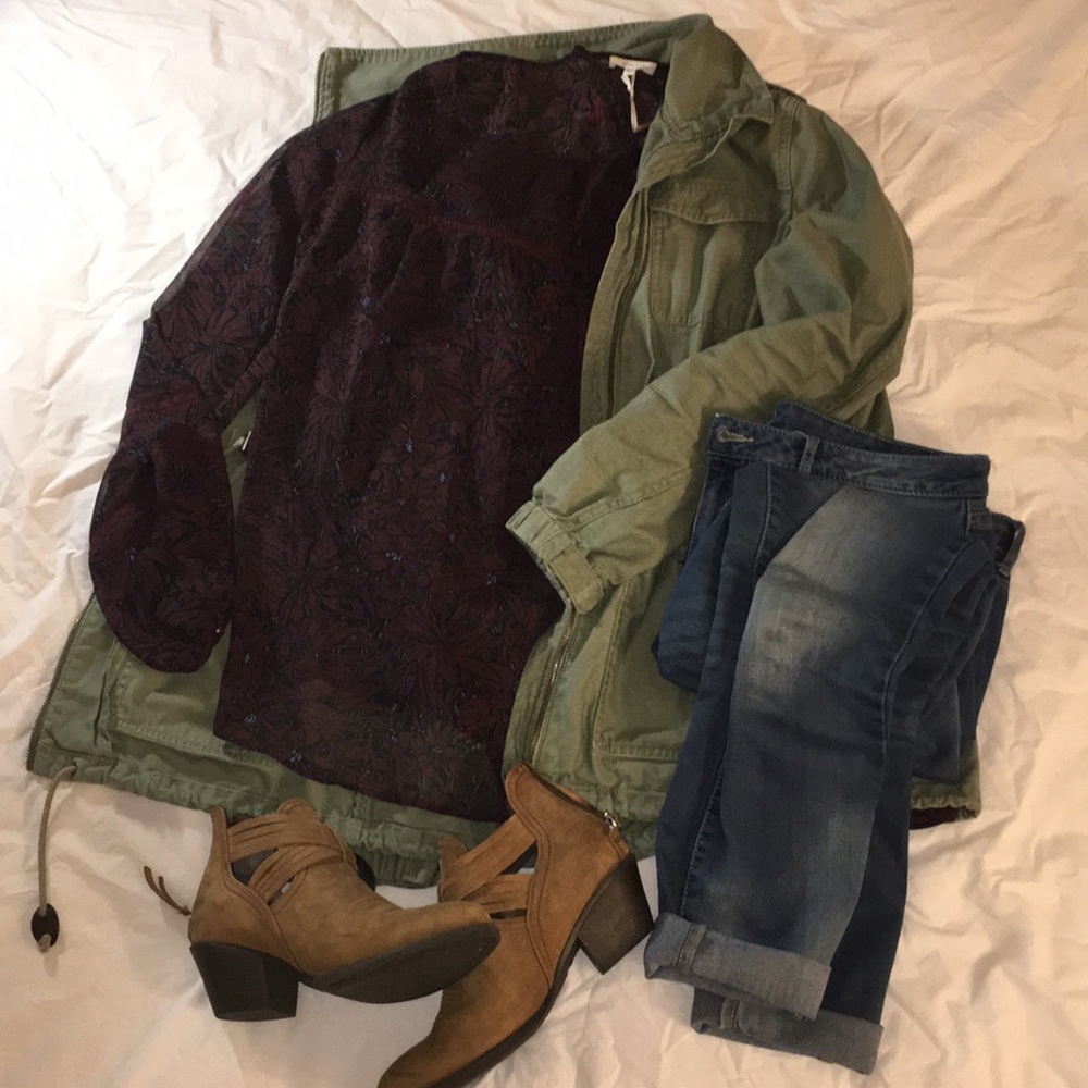 NWT Floral burgundy peasant blouse